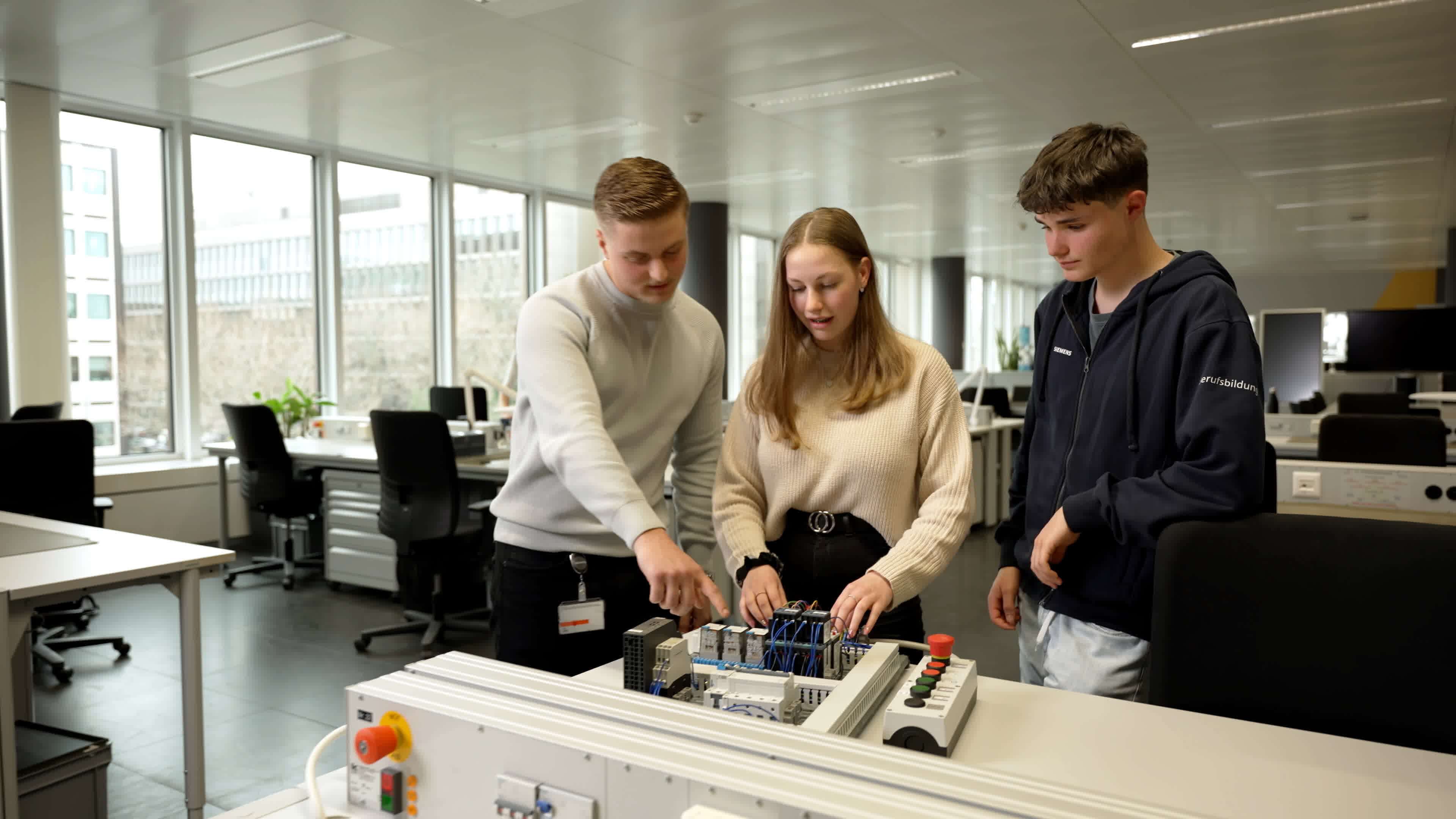 Behind the scenes — Siemens employer branding by Viven
